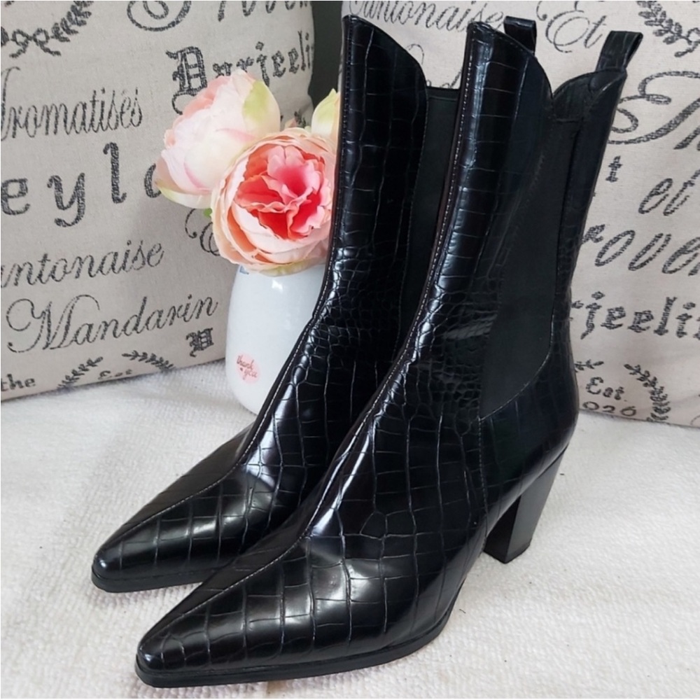 Prettylittlething boots size 7 black pleather faux crocodile print heeled